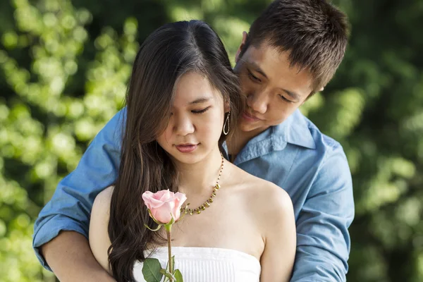 Young Adult woman gets surprise for her lover — Stock Photo, Image