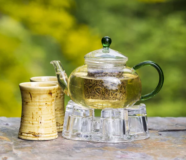 Freshly Brewed Green Tea Outdoors — Stock Photo, Image