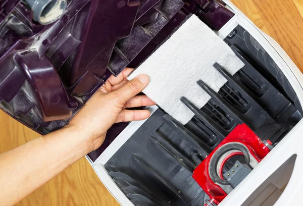 Installing Clean Air Filter in Vacuum Cleaner — Stock Photo, Image