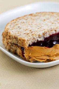 krem fıstık ezmesi ve jöle sandviç