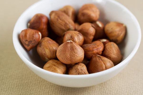 Schüssel mit Nüssen — Stockfoto