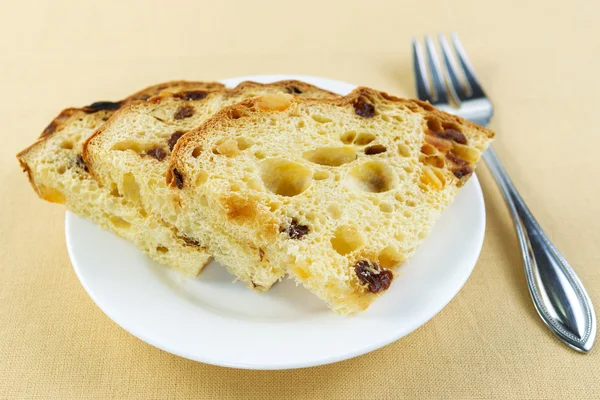 Färska gyllene italiensk kaka skivor för frukost — Stockfoto