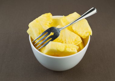 taze ananas dilimleri