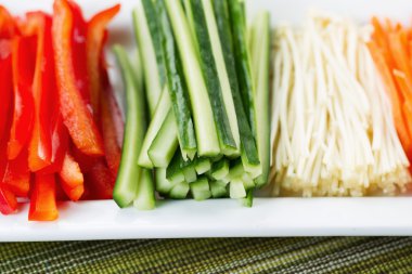 taze dilimlenmiş salatalık