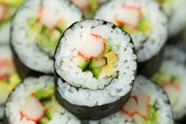 makro çekim california suşi roll