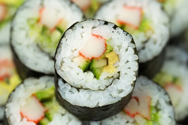 makro çekim california suşi roll