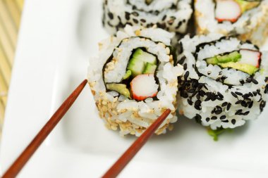 Inside out california roll hazır