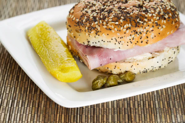 Sandwich au jambon fraîchement fait — Photo