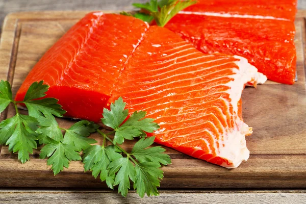 Filetti di salmone freschi pronti per la cottura — Foto Stock