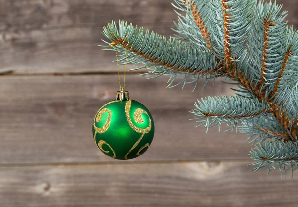 Single Christmas Ornament hanging from Blue Spruce Branch — Stock Photo, Image