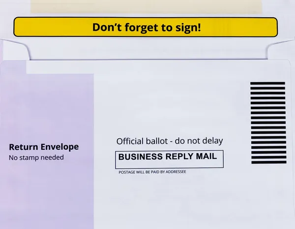 选民邮件在未来选举投票中的正面视图 — 图库照片