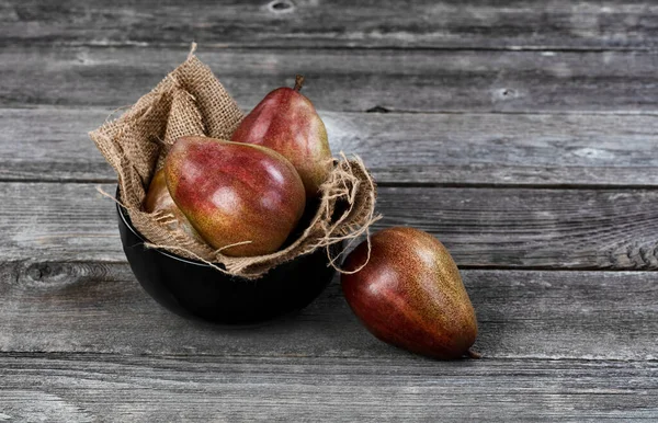 Ripe Pears Out Bowl Old Wood Table Close View — Stock Photo, Image