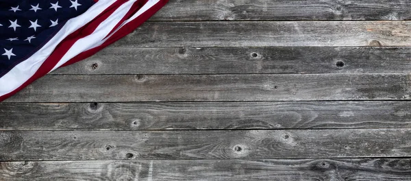 美国国旗 7月4日的乡村木板 退伍军人 纪念或独立日庆祝活动背景 — 图库照片