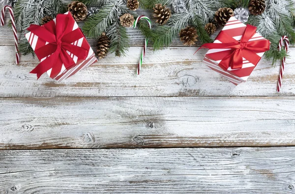 Concepto Vacaciones Navidad Año Nuevo Con Ramas Abeto Cubiertas Nieve —  Fotos de Stock