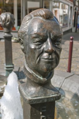 Willy brandt heykeli unkel