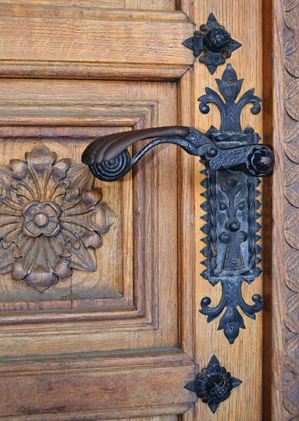 Παλιά μεταλλική πόρτα-λαβή — Φωτογραφία Αρχείου