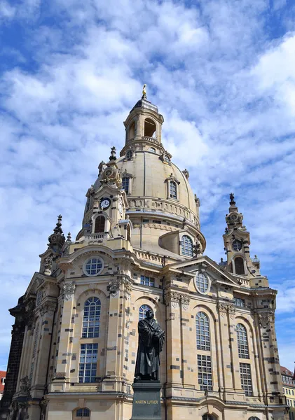 Фрауэнкирхе в Дрездене — стоковое фото