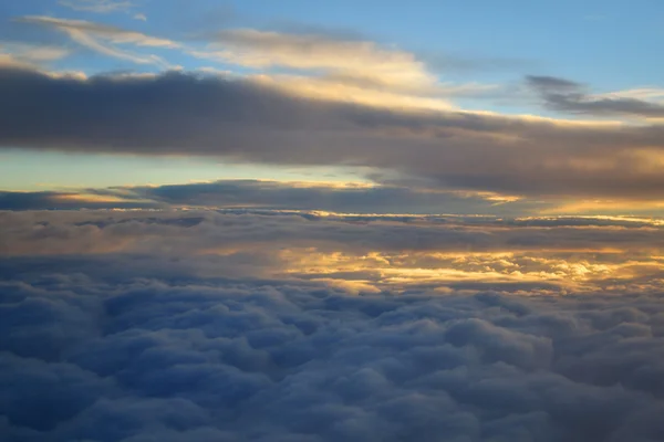 Схід сонця над хмарами — стокове фото