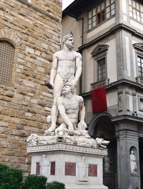 Herkül ve cacus heykel ayakta önünde palazzo vecchio adlı piazza della signoria, florence, İtalya