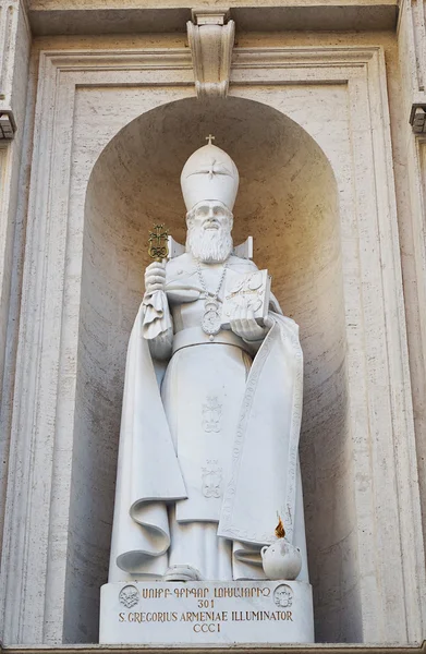 Estátua de São Gregório Armênio Iluminador, Basílica de São Pedro no Vaticano, Roma, Itália — Fotografia de Stock