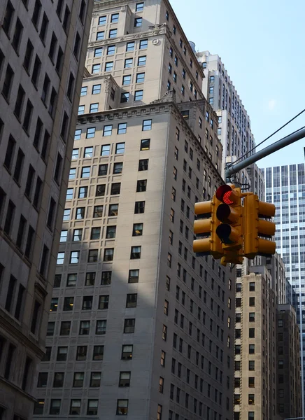 Semáforo na cidade — Fotografia de Stock