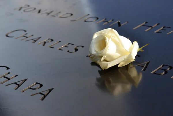 Minnesmärke vid ground zero i New York — Stockfoto