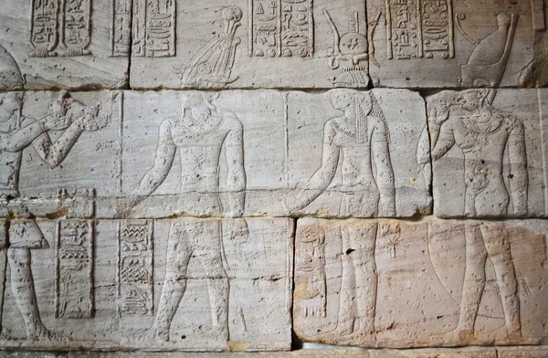 Египетская резьба по камню — стоковое фото