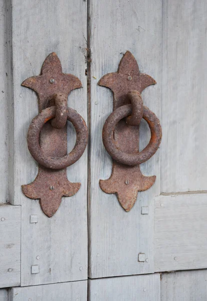 Metalowy Vintage Uchwyt Drewnianych Drzwi — Zdjęcie stockowe