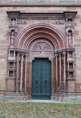 İsviçre, Basel 'deki Basel Minster Katedrali' nin Kapıları