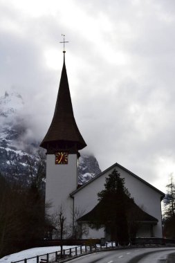 İsviçre 'deki Lauterbrunnen Köyü Kilisesi