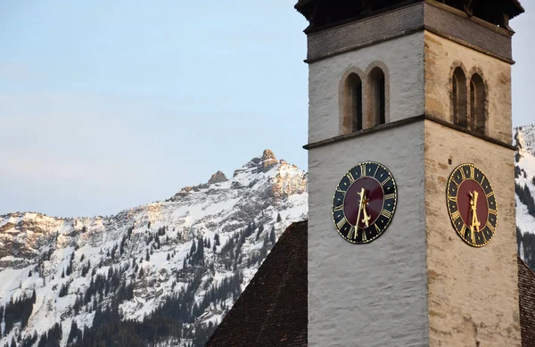 Часовая Башня Замковой Церкви Интерлакен Швейцарии — стоковое фото