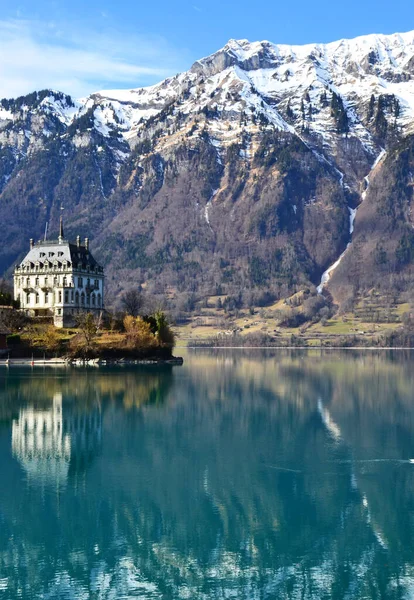瑞士Iseltwald的Seeburg城堡和Brienz湖 — 图库照片