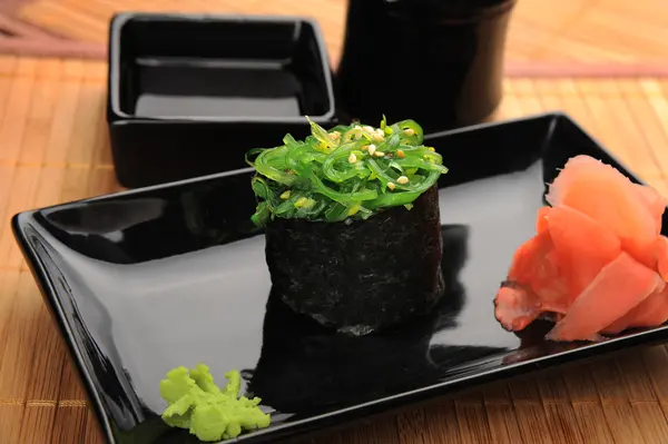 Sushi with chuka — Stock Photo, Image