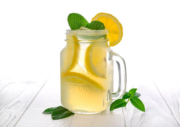 Прохолодний Лимонад Лимонад Ятою Білому Тлі — стокове фото