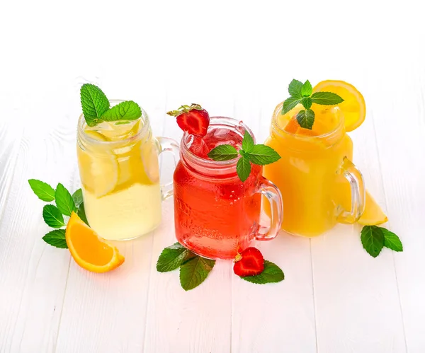 Набір Багатокольорових Літніх Напоїв Мохіто Лимонад Ягода Полуничний Лимонад Або — стокове фото