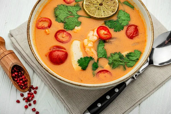 Tom Yam Kung Spicy Thai Soup Shrimp Healthy Food Photo — стоковое фото