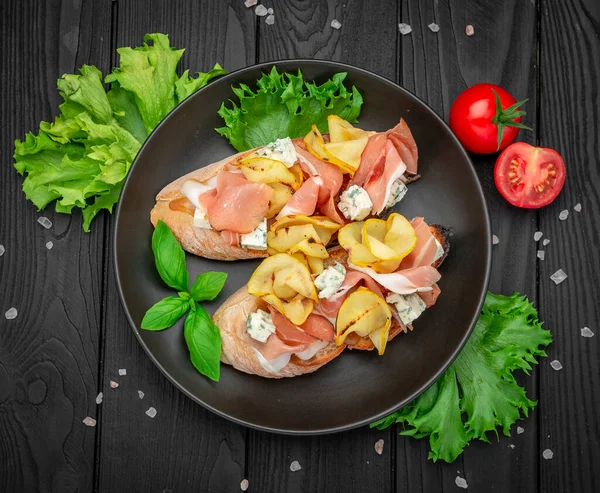 Bruschetta Prosciutto Poire Gorgonzola Aliments Santé Servir Nourriture Dans Restaurant — Photo