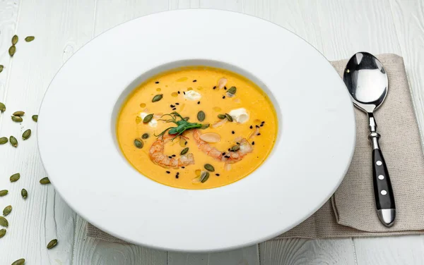 甜土豆汤与胡萝卜 健康食品 菜单上的照片 — 图库照片