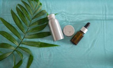 Sıfır atık plastiksiz kozmetik su sıçraması