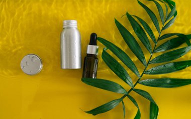 Sıfır atık plastiksiz kozmetik su sıçraması