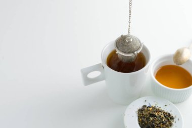 Tek kullanımlık çay poşetlerinden vazgeçme konsepti. Yüksek kalite fotoğraf