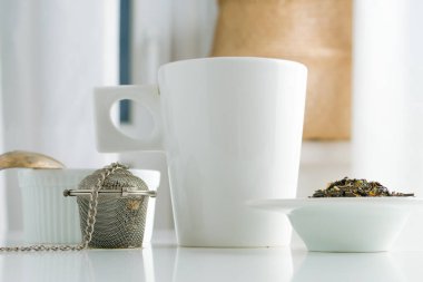 Tek kullanımlık çay poşetlerinden vazgeçme konsepti. Yüksek kalite fotoğraf