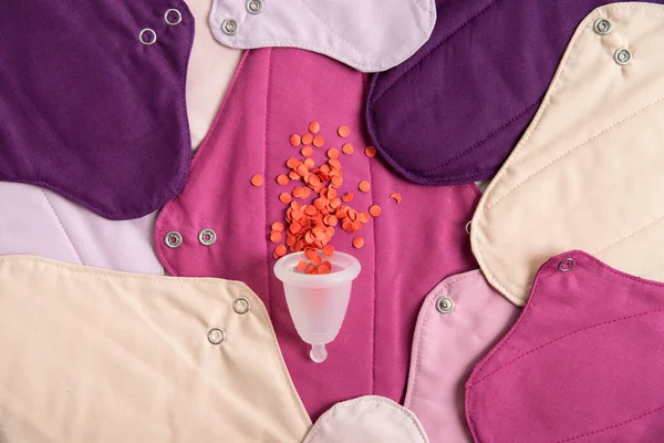 Menstruationskopp Som Ett Alternativ Till Disponibla Hygienprodukter Högkvalitativt Foto — Stockfoto