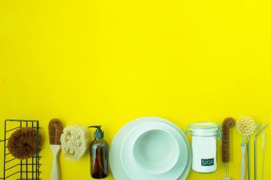 Plastik kaplamalı bulaşıkları yıkamak için sıfır atık kiti