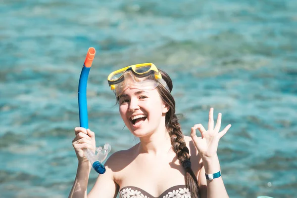 Happy Young Woman Enjoying Diving Blue Sea Gesturing Sign Fingers — Stock Photo, Image