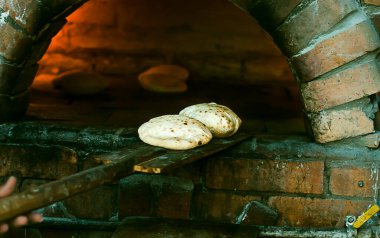 . Geleneksel Arap ekmeğinin hazırlanması. Yüksek kalite fotoğraf