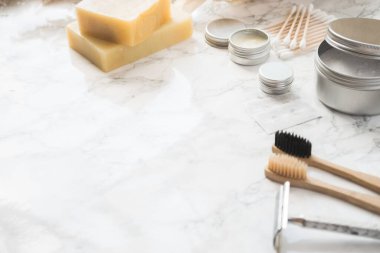 Sıfır atık tekrar kullanılabilir banyo takımı. Üst Manzara. Yüksek kalite fotoğraf