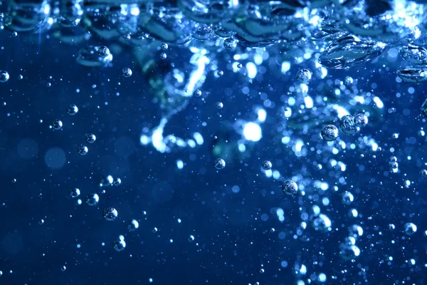 Blauwe waterbellen — Stockfoto