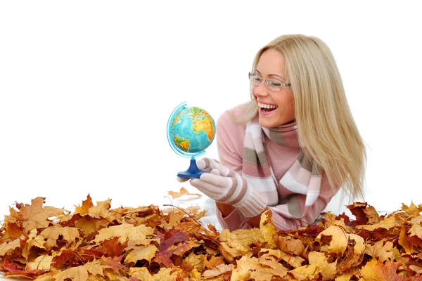 Mujer tomar globo en las manos — Foto de Stock