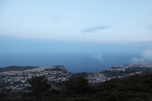 Paisaje de verano en las montañas con el sol —  Fotos de Stock